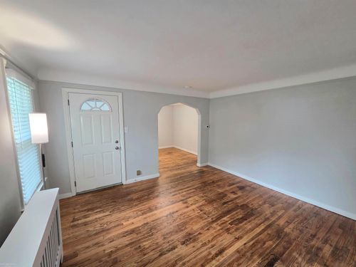 20520 Anita St, Harper Woods, MI, 48225-1115 | Card Image