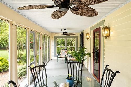 228 Church St, Mathews, VA, 23109-2300 | Card Image