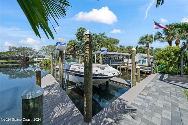 NEW Dock & 7, 000 lb Boat Lift with Remote Operation | Image 56