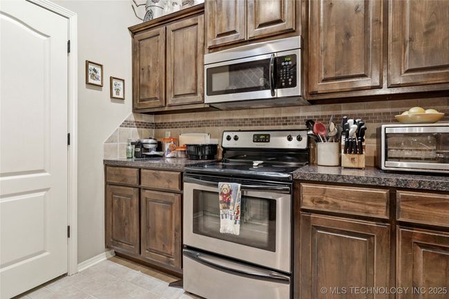 15715 S Broadway St, House other with 3 bedrooms, 2 bathrooms and null parking in Glenpool OK | Image 21