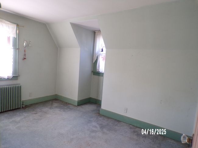 17 Gardners Ln, House other with 3 bedrooms, 2 bathrooms and 4 parking in Ansonia CT | Image 12
