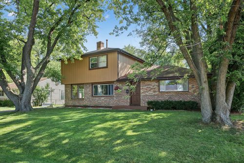 13 Manor Rd, Lake Zurich, IL, 60047-1220 | Card Image