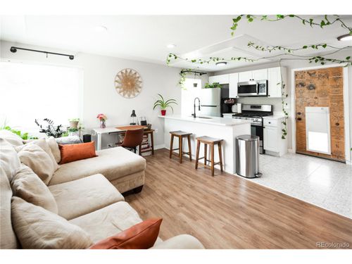 1588 Verbena St, Denver, CO, 80220-2133 | Card Image