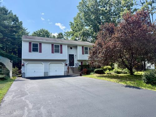 4 Joseph Ct, Queensbury, NY, 12804-8832 | Card Image
