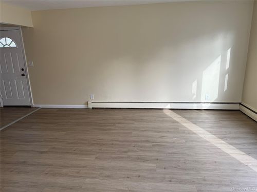 289-287 Stewart Ave, Hempstead, NY, 11550-1839 | Card Image