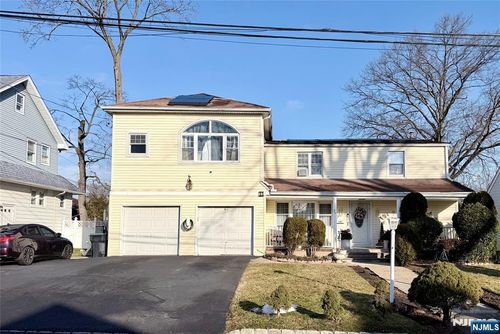 33 Homestead Pl, Bergenfield, NJ, 07621-2850 | Card Image