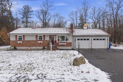 107 Manzella Ct, Rockland, MA, 02370-1433 | Card Image