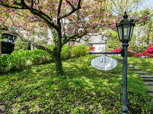 33 Deepdale Dr, Great Neck, NY, 11021-1834 | Card Image