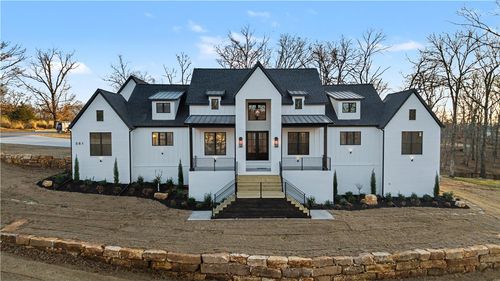 561 Oneida Cir, Pea Ridge, AR, 72751-4051 | Card Image