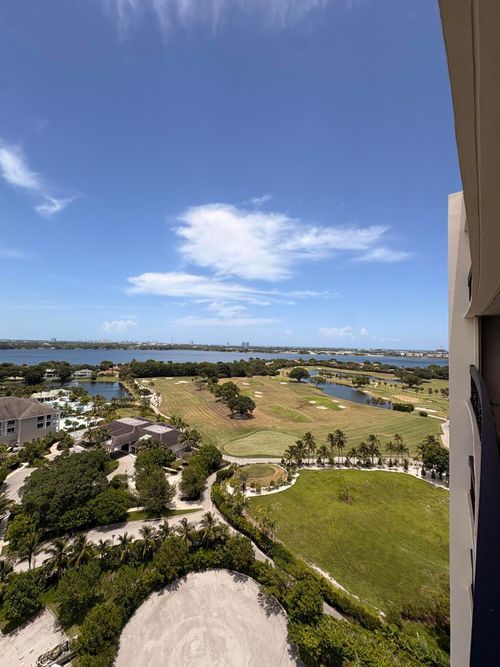 2002-2400 Presidential Way, West Palm Beach, FL, 33401-1327 | Card Image
