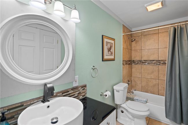 UNIT-101 - 6275 State Highway 361, Condo with 2 bedrooms, 2 bathrooms and null parking in Port Aransas TX | Image 20