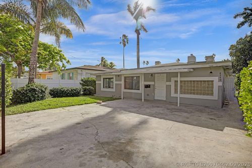 1-8240 Nw 1st Pl, Miami, FL, 33150-3032 | Card Image