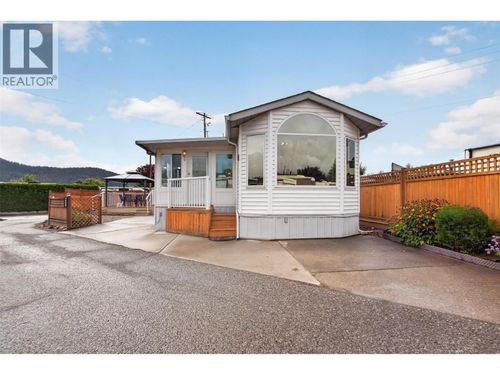 220 - 415 Commonwealth Road, House with 1 bedrooms, 1 bathrooms and 2 parking in Kelowna BC | Card Image
