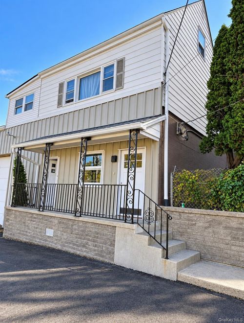 185 S Plank Rd, Newburgh, NY, 12550-3037 | Card Image