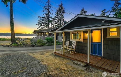 552 Sundin Dr, Camano Island, WA, 98282-8845 | Card Image