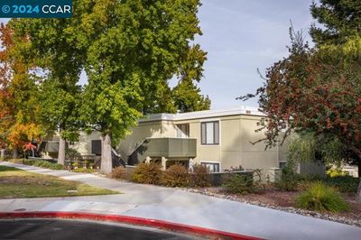 1 - Rockledge Ln, Condo with 2 bedrooms, 1 bathrooms and 1 parking in Walnut Creek CA | Image 1