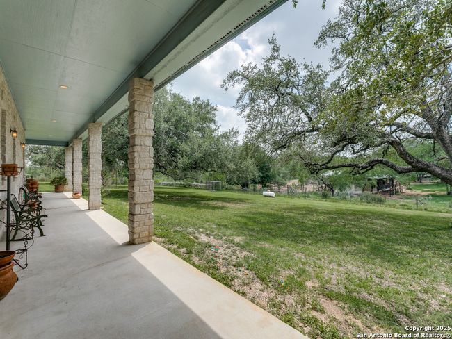 6840 S Loop 1604 W, House other with 3 bedrooms, 3 bathrooms and null parking in Von Ormy TX | Image 30