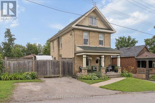 709 3rd Ave, Peterborough, ON, K9J4P4 | Card Image