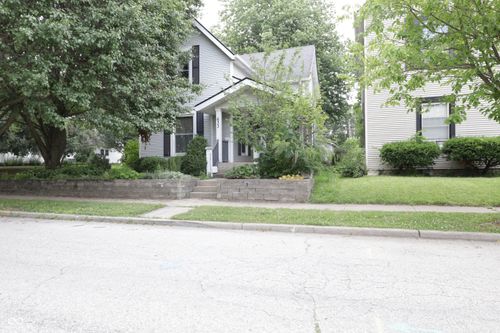 633 N East St, Greenfield, IN, 46140-1618 | Card Image