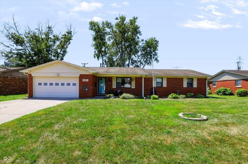 5135 Magnolia Dr, Columbus, IN, 47203-3318 | Card Image