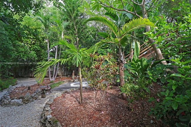 82260 Overseas Hwy, House other with 3 bedrooms, 3 bathrooms and null parking in Islamorada FL | Image 21