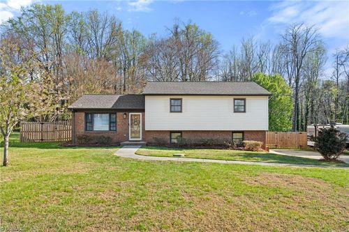 170 Cliffwood Dr, Kernersville, NC, 27284-9211 | Card Image
