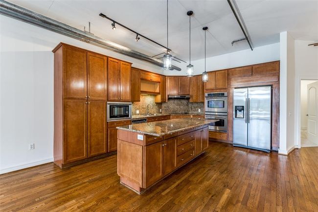 APT-202 - 1616 Fountain View Dr, House other with 2 bedrooms, 3 bathrooms and 2 parking in Houston TX | Image 6