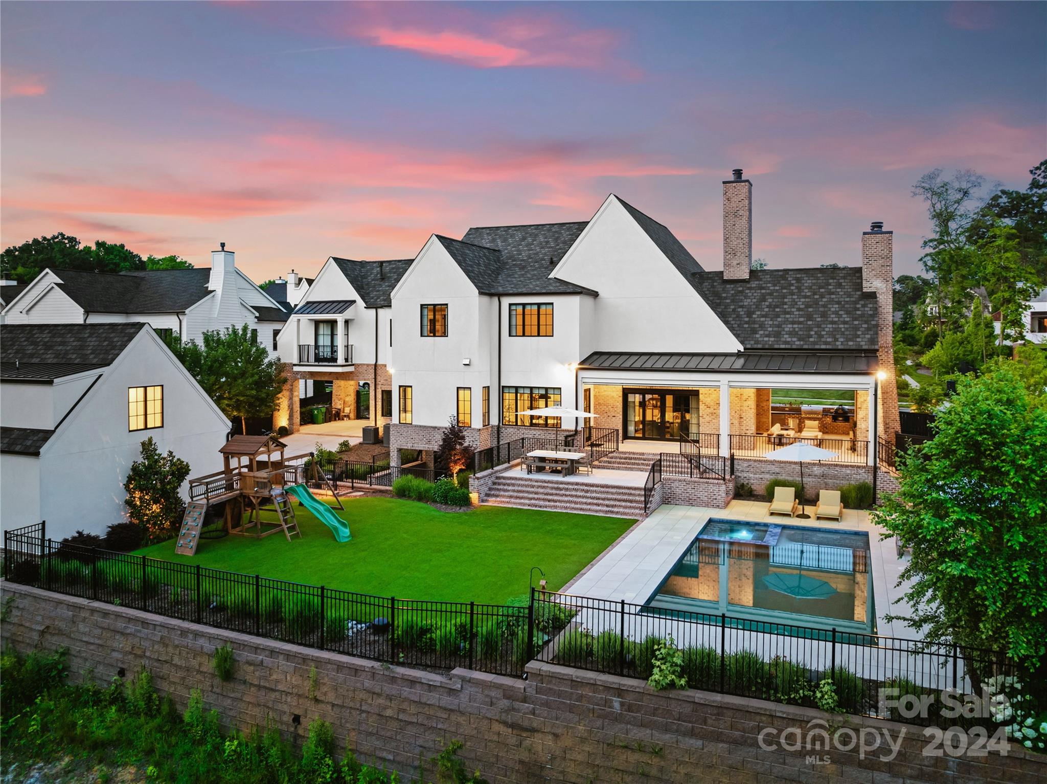 Cramer Pond Dr, Charlotte, NC 28205
