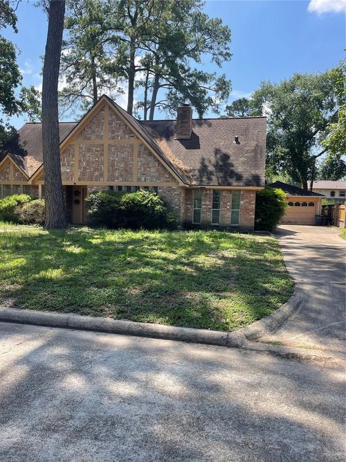 5727 Pebble Springs Dr, Houston, TX, 77066-2308 | Card Image