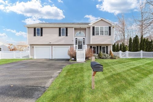 126 Stackhouse St, Dartmouth, MA, 02748-1906 | Card Image