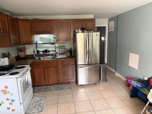 210 Watkins Ave, Middletown, NY, 10940-4419 | Card Image