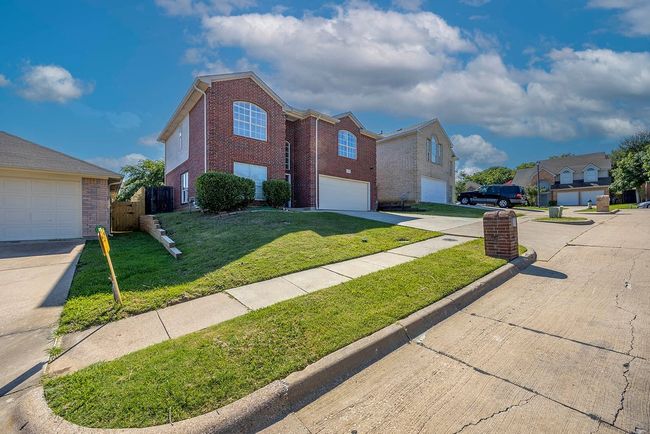 5936 Firethorn Dr, House other with 4 bedrooms, 3 bathrooms and null parking in Dallas TX | Image 4