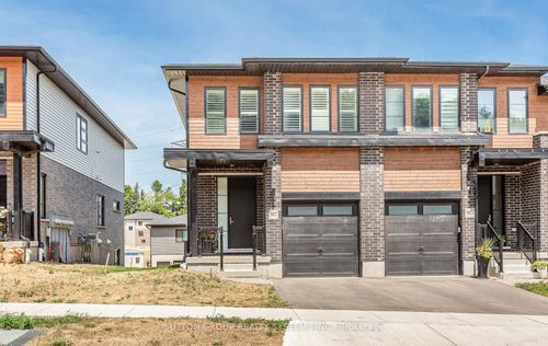 917 Robert Ferrie Dr, Kitchener, ON, N2R0P2 | Card Image