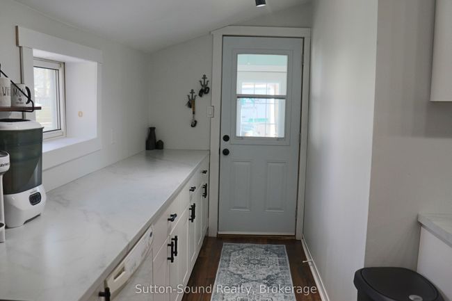 31 Yonge St S, House other with 4 bedrooms, 2 bathrooms and 4 parking in Tara ON | Image 13