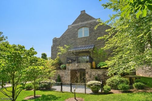 unit-802-80 Claremont Rd, Bernardsville, NJ, 07924-2130 | Card Image