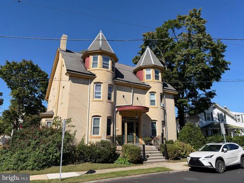3-185 W Court St, DOYLESTOWN, PA, 18901-4143 | Card Image