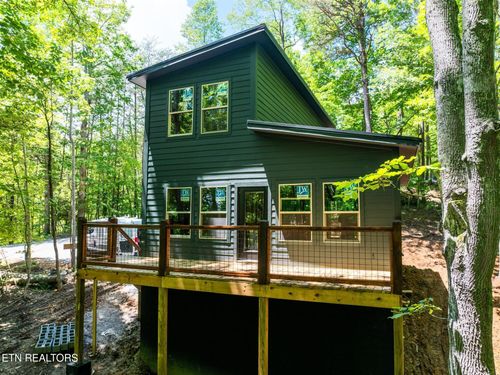 717 Country Oaks Ln, La Follette, TN, 37766-5906 | Card Image