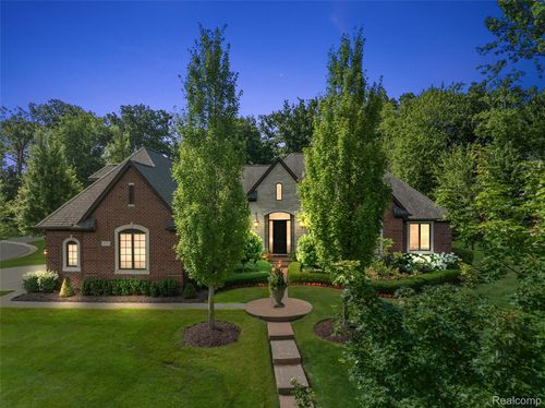 3071 Emeraude Trl, Oakland Township, MI, 48306-2268 | Card Image
