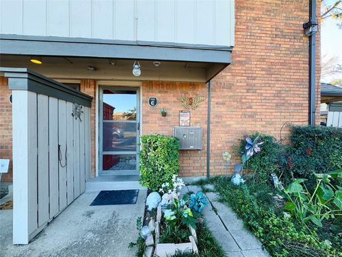 apt-102-2814 Lineville Dr, Farmers Branch, TX, 75234-6352 | Card Image