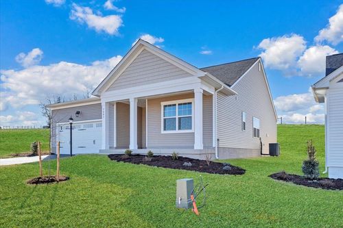 7401 King'S Pointe Dr, Radford, VA, 24141 | Card Image