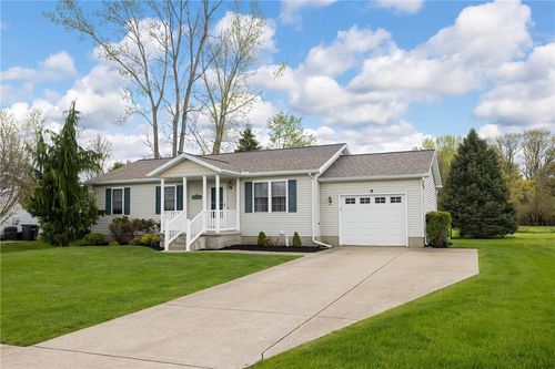 10324 N Park Dr, Lake City, PA, 16423-2512 | Card Image