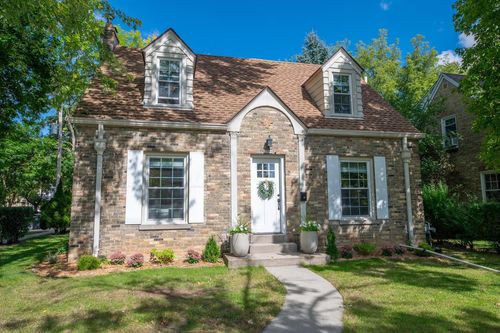 1946 Ludington Ave, Wauwatosa, WI, 53226-2807 | Card Image