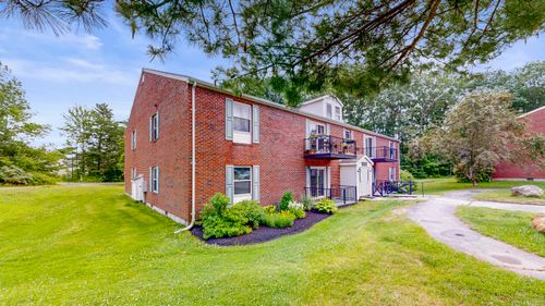 33-11 Academy Place, Saco, ME, 04072 | Card Image