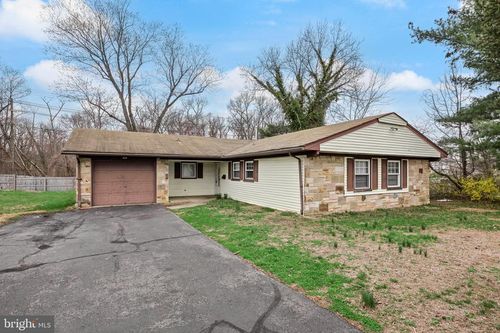 47 Holstone Ln, Willingboro, NJ, 08046-1817 | Card Image