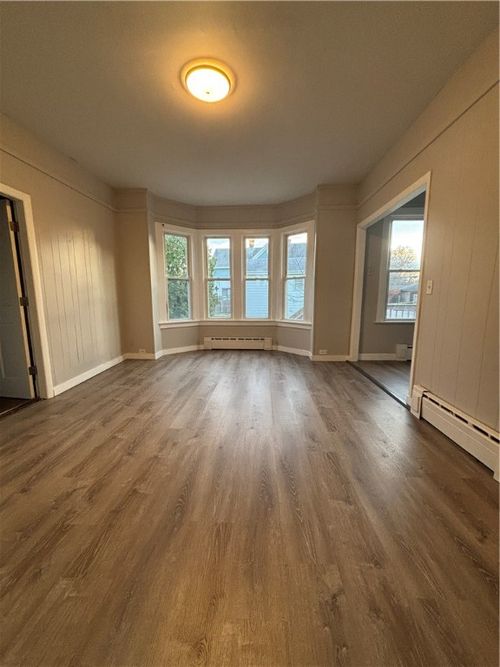 apt-1-4 Jay St, Westerly, RI, 02891-6808 | Card Image