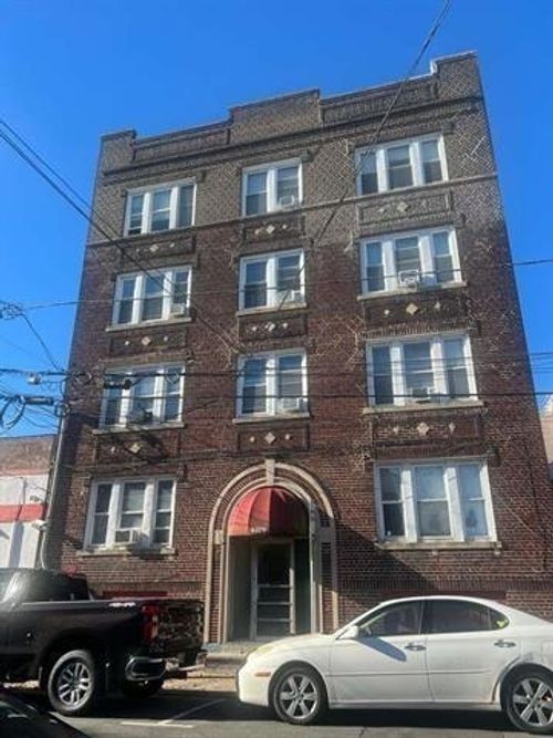 b3-6109 Monroe Pl, West New York, NJ, 07093-5429 | Card Image