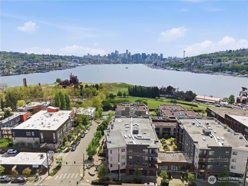 203-3333 Wallingford Ave N, Seattle, WA, 98103-9001 | Card Image