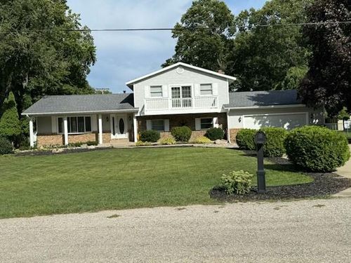 3734 Fern Hills Dr, Muskegon, MI, 49444-4018 | Card Image