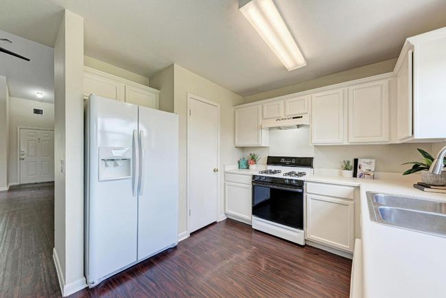Kitchen | Image 13