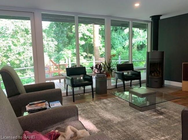 38 Oak Ave, House other with 3 bedrooms, 2 bathrooms and 5 parking in Dundas ON | Image 18